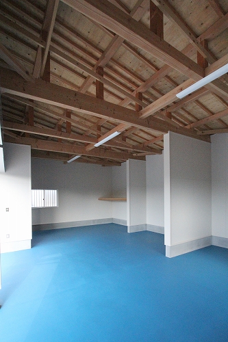 一宮市　Ｋ様　青い床の倉庫　木造在来工法
