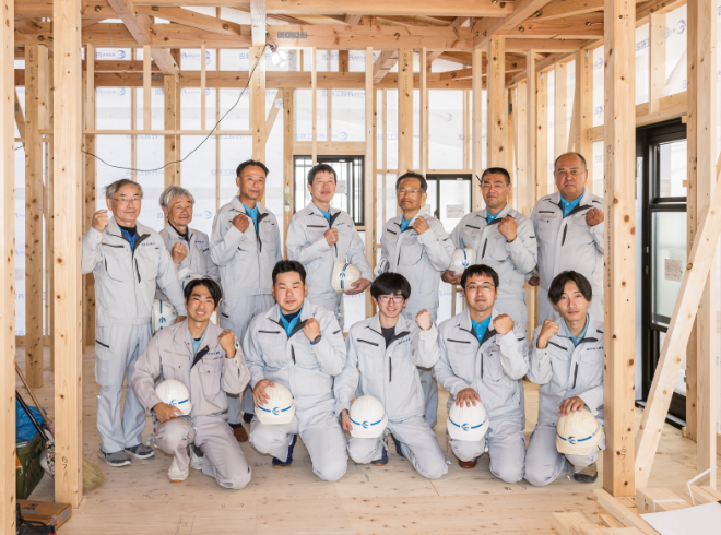 丹羽工務店　男性スタッフ　写真