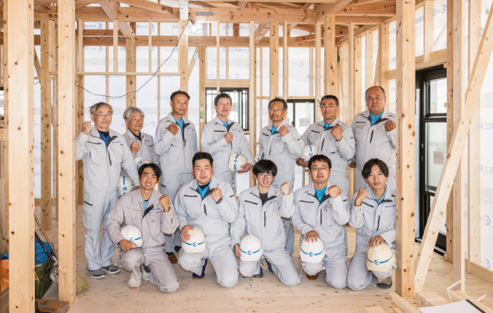 丹羽工務店　男性スタッフ　写真